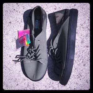 Easy breezy sneakers to go!